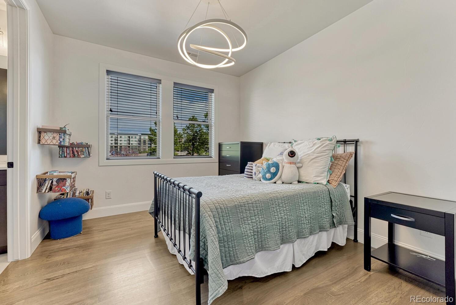 9486 E Winding Hill Avenue