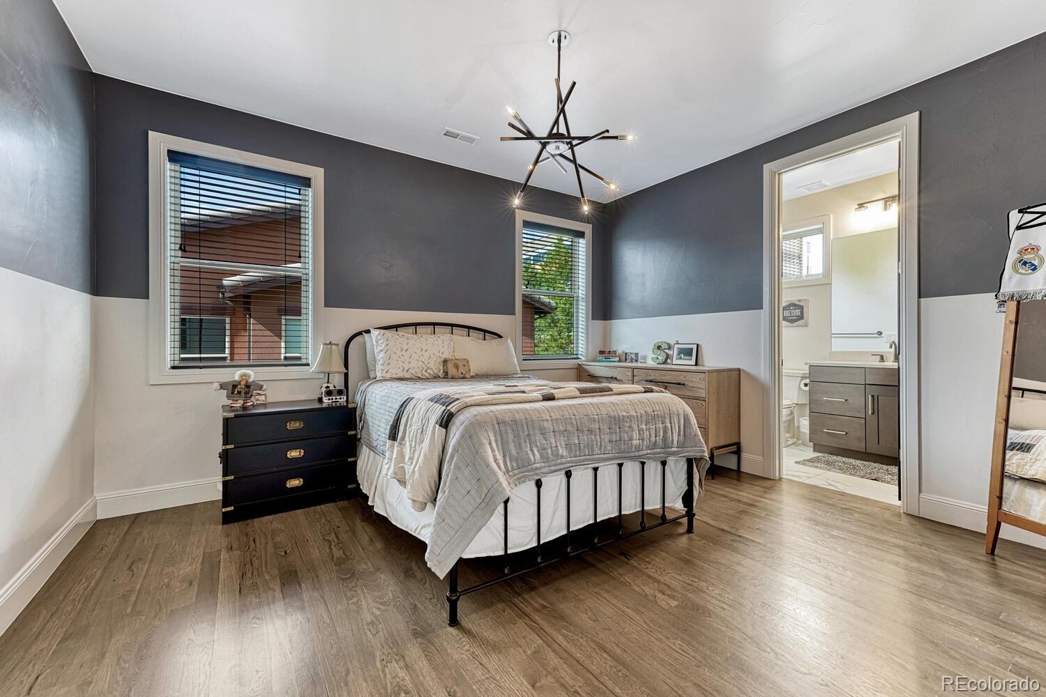 9486 E Winding Hill Avenue