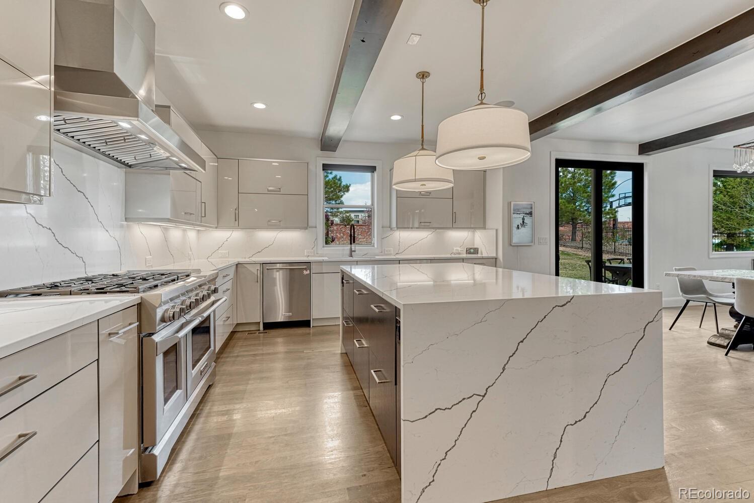 9486 E Winding Hill Avenue