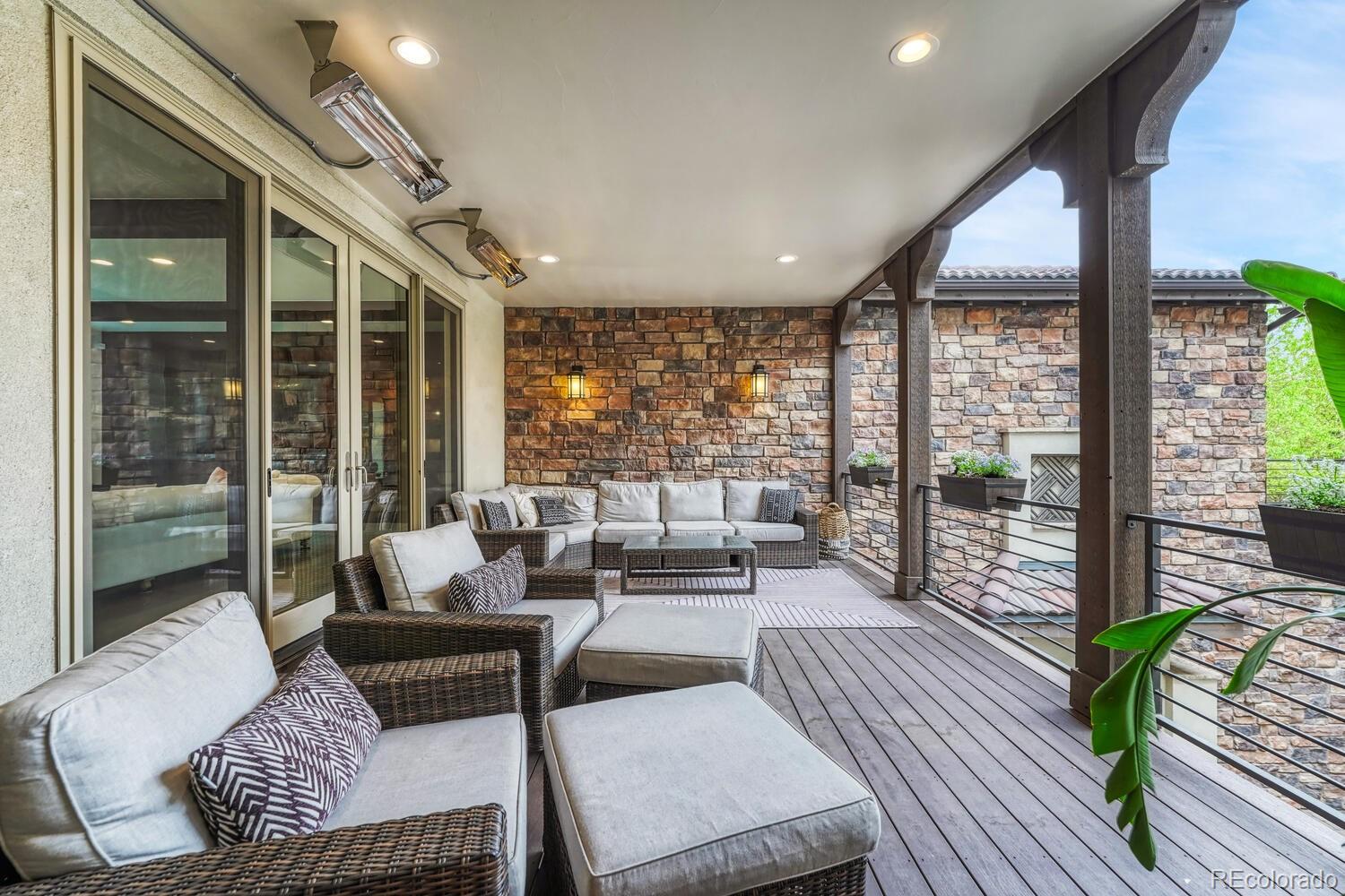 9486 E Winding Hill Avenue