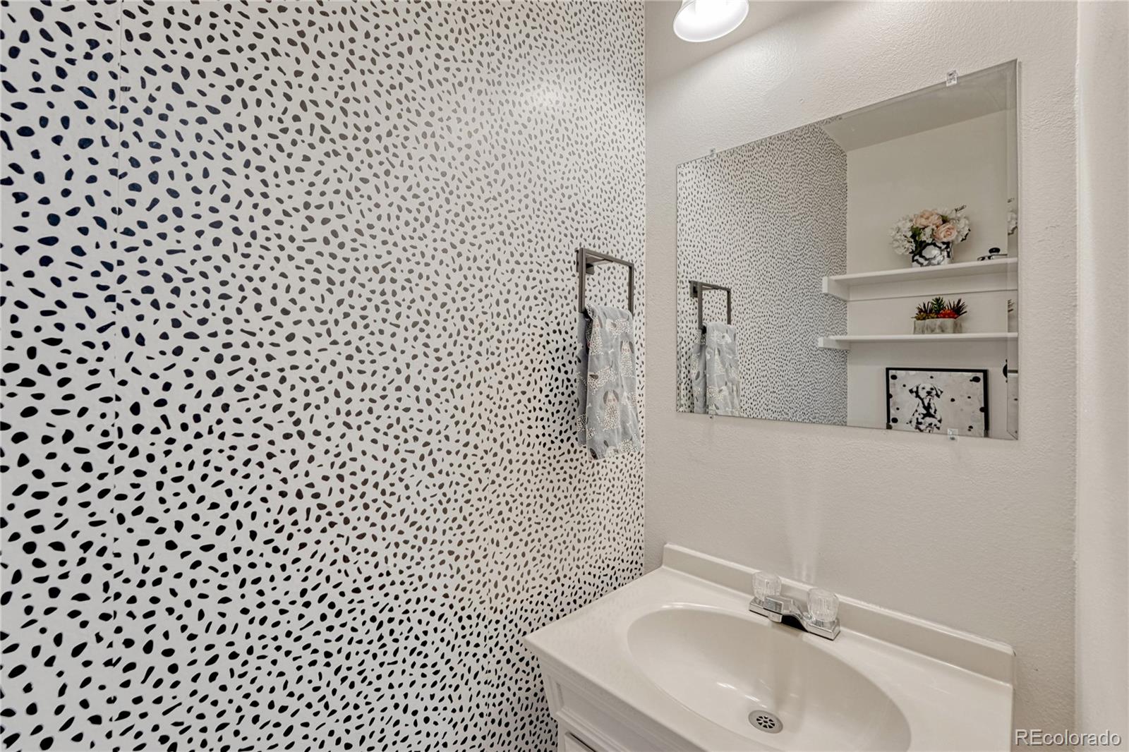 1811 S Quebec Way Unit: 1