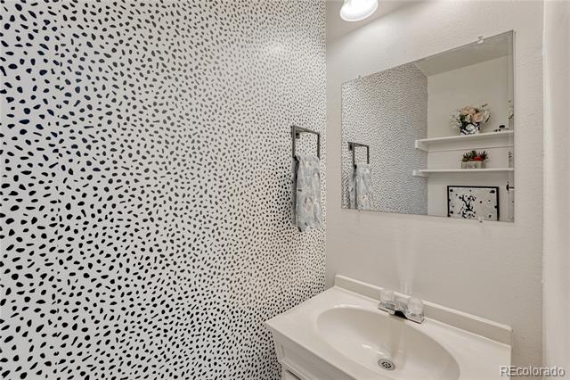 1811 S Quebec Way Unit: 1