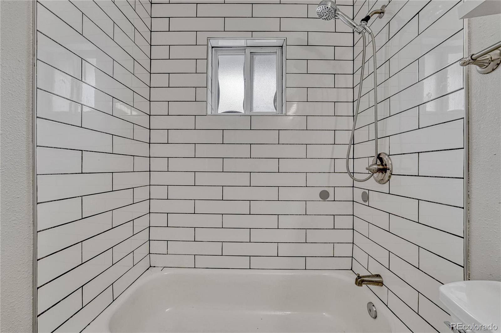 1158 S Navajo Street