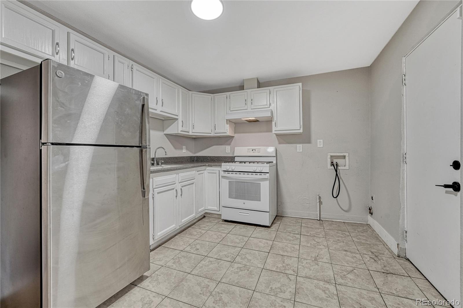 1158 S Navajo Street