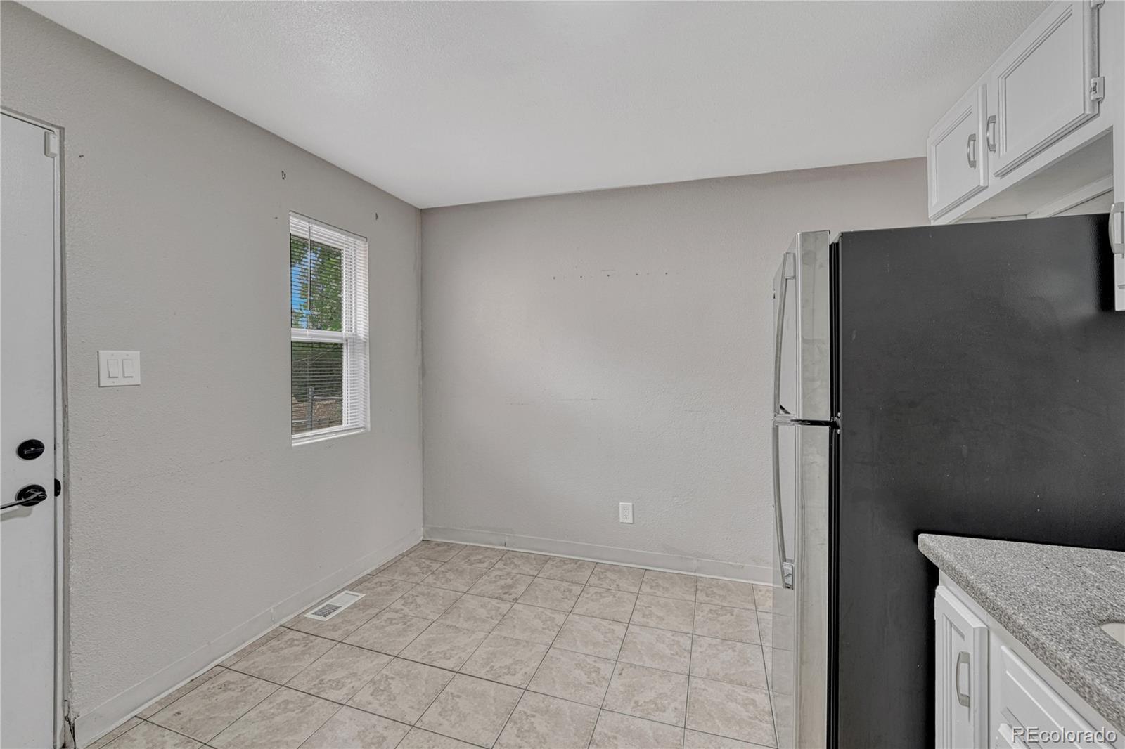 1158 S Navajo Street