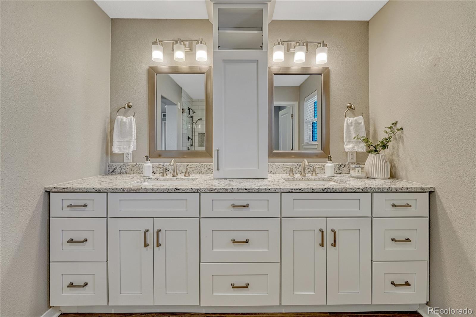 10122 Tall Oaks Street