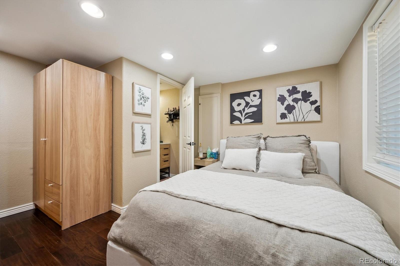 1099 Thornbury Place