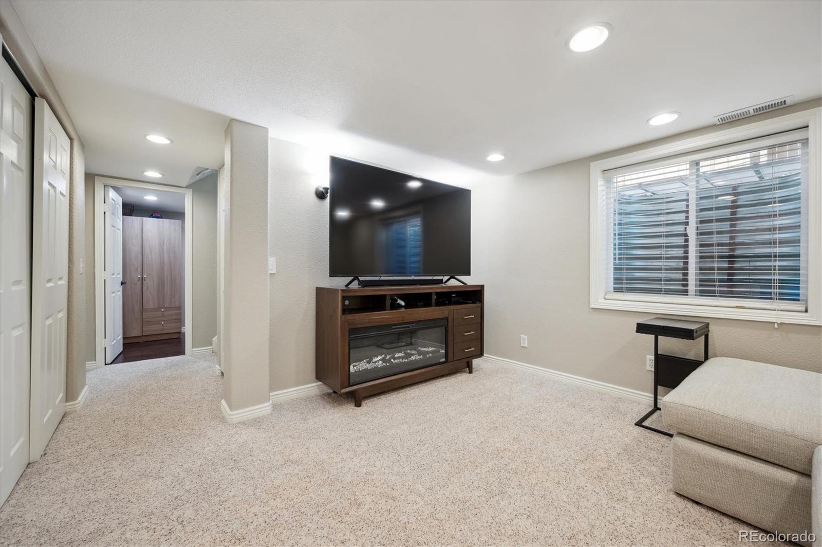 1099 Thornbury Place