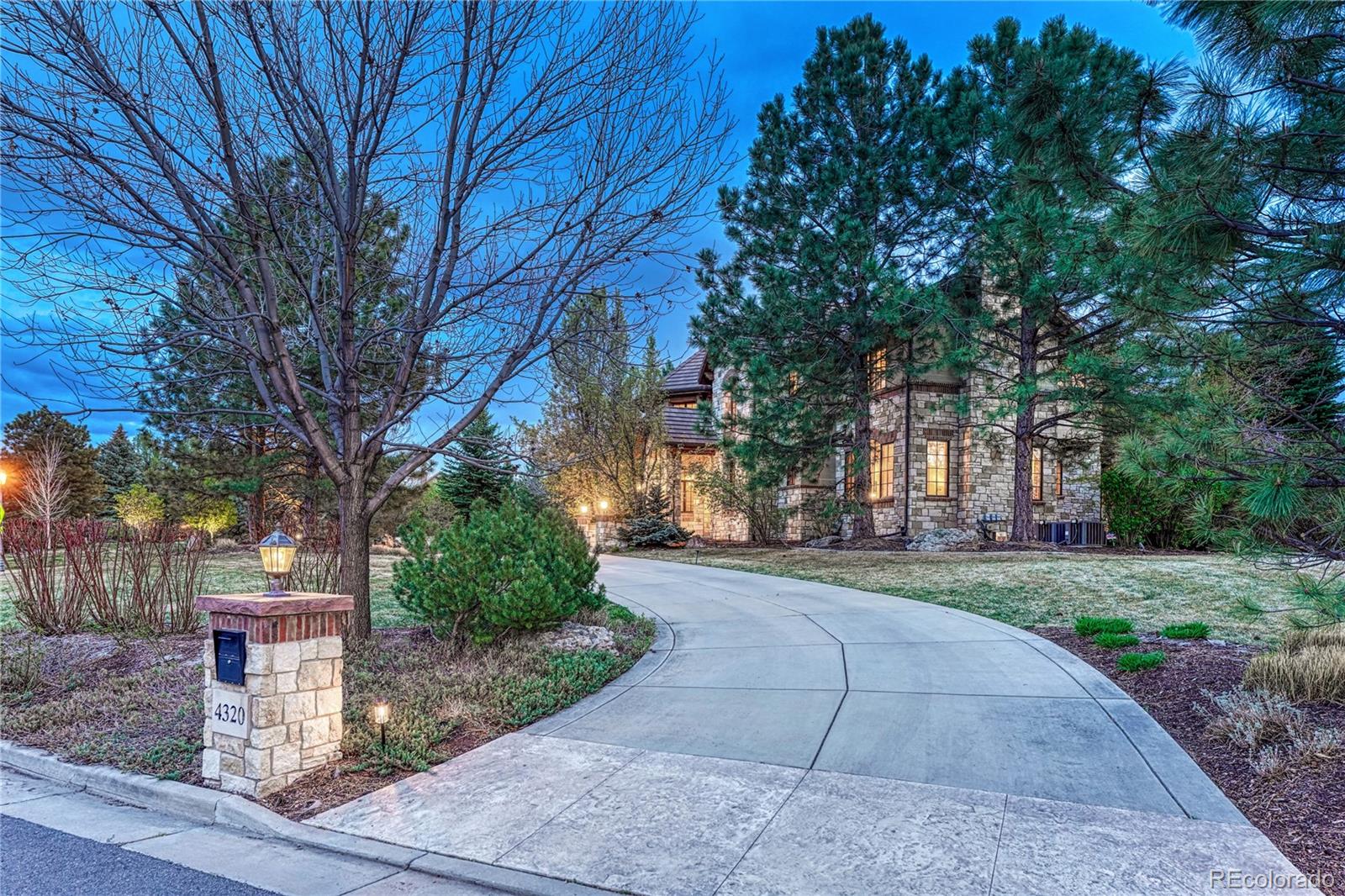 4320 E Linden Circle