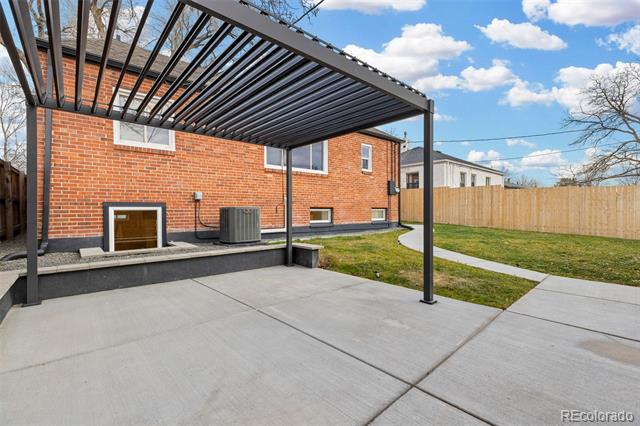 1335 Locust Street