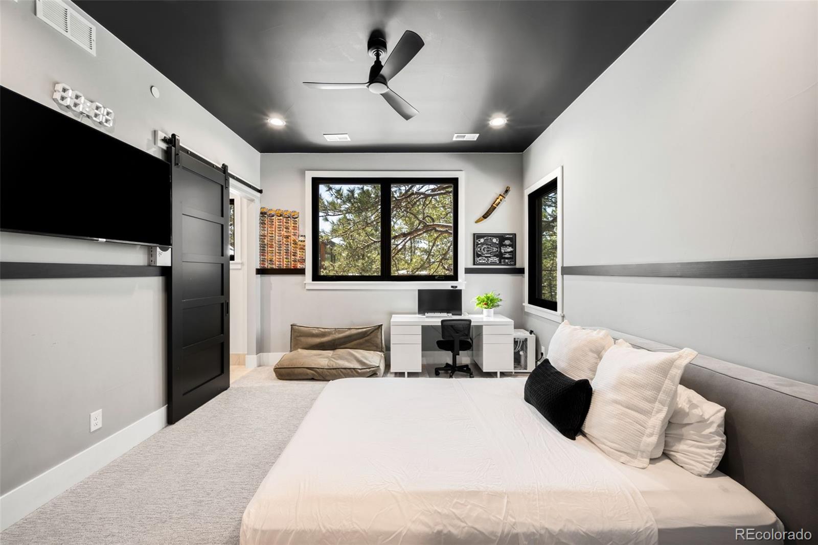 1151 Country Club Parkway