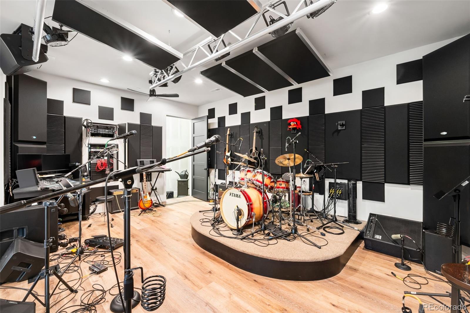 1151 Country Club Parkway