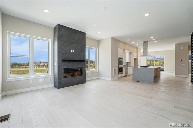 2329 Lakeshore Lane Unit: 14
