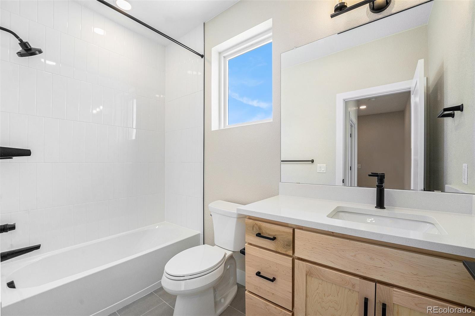 2329 Lakeshore Lane Unit: 14