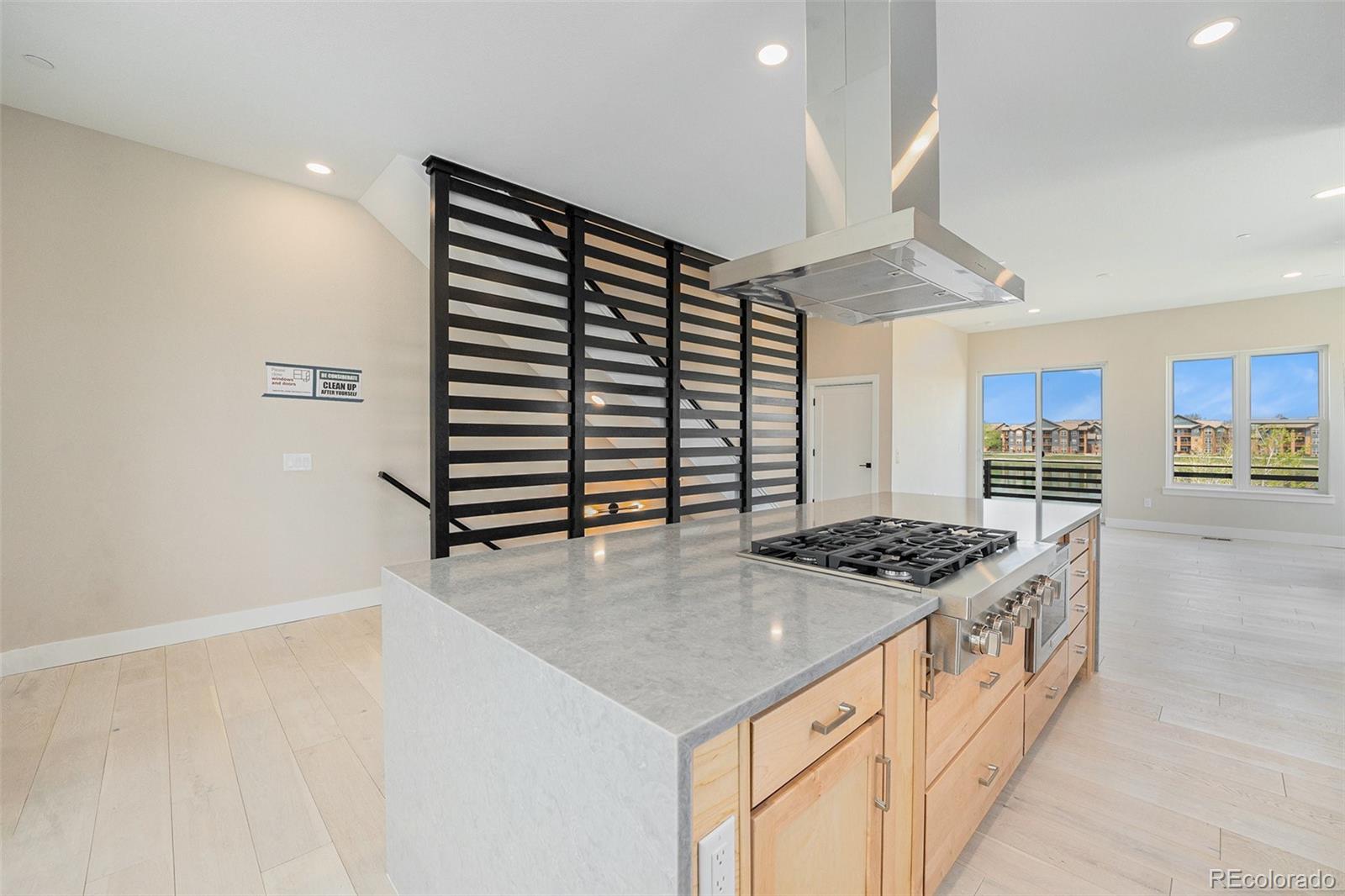 2329 Lakeshore Lane Unit: 14