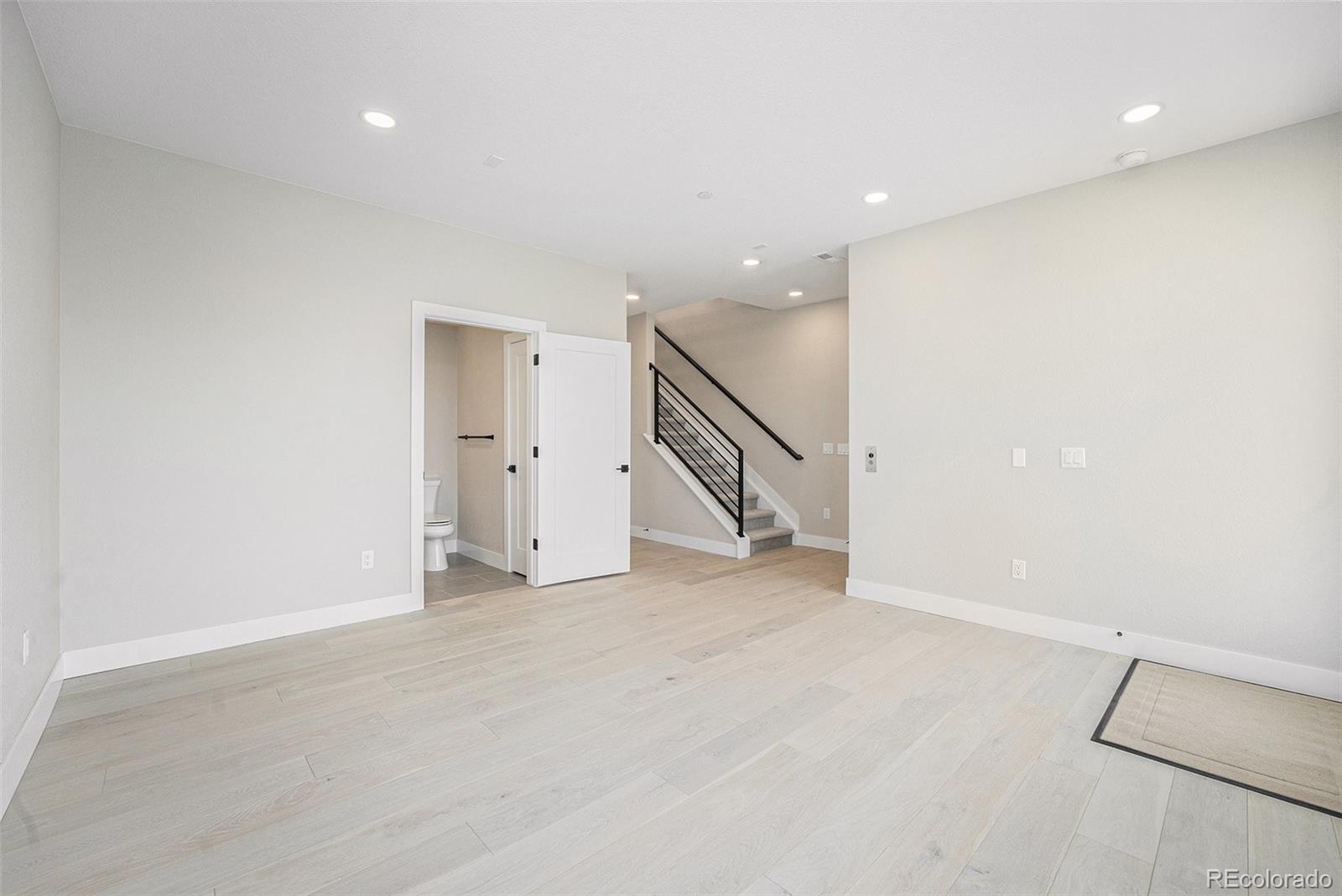 2329 Lakeshore Lane Unit: 14