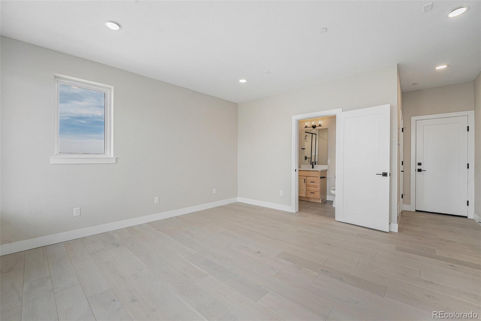 2329 Lakeshore Lane Unit: 14