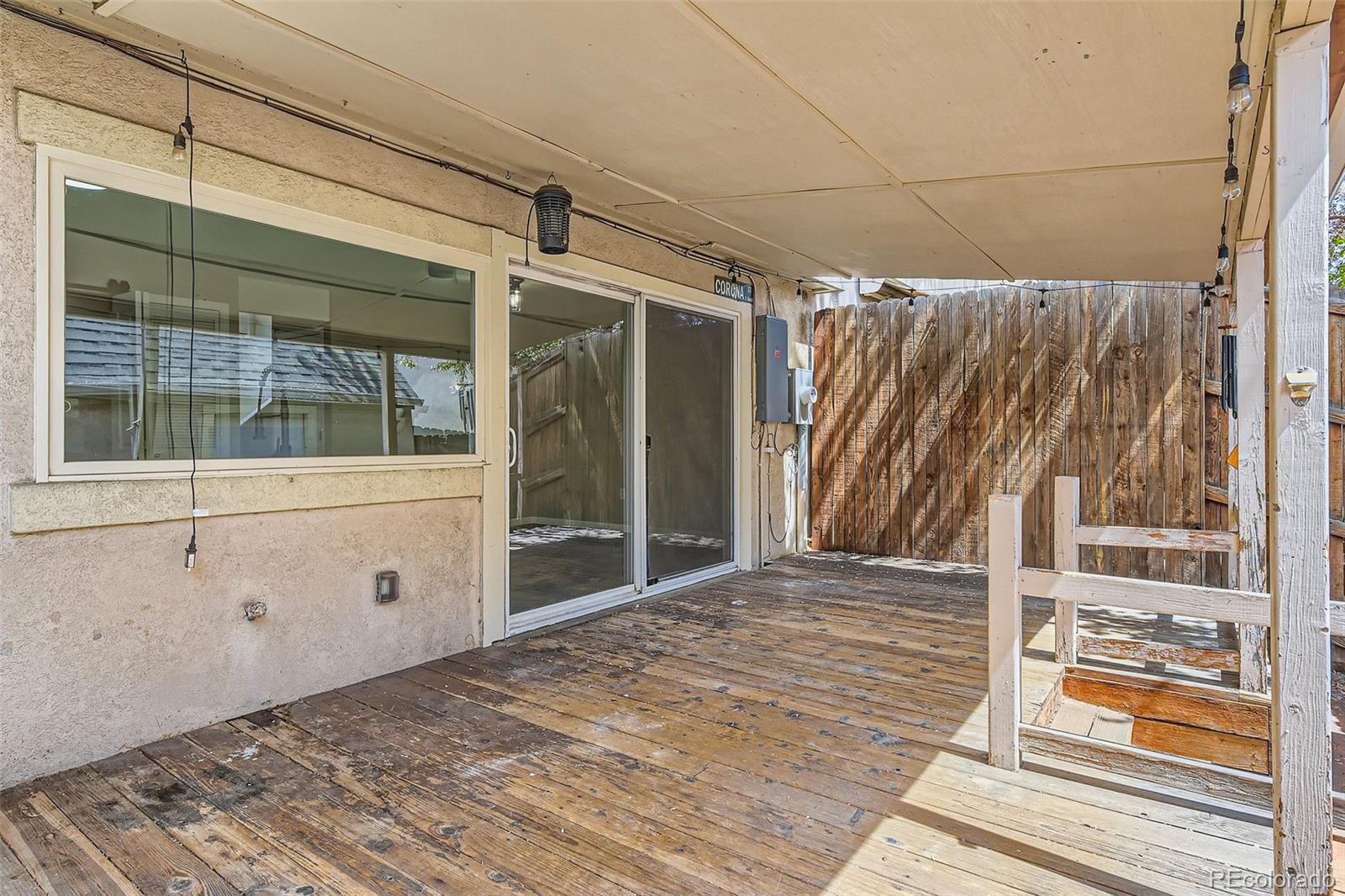 2913 S Vaughn Way