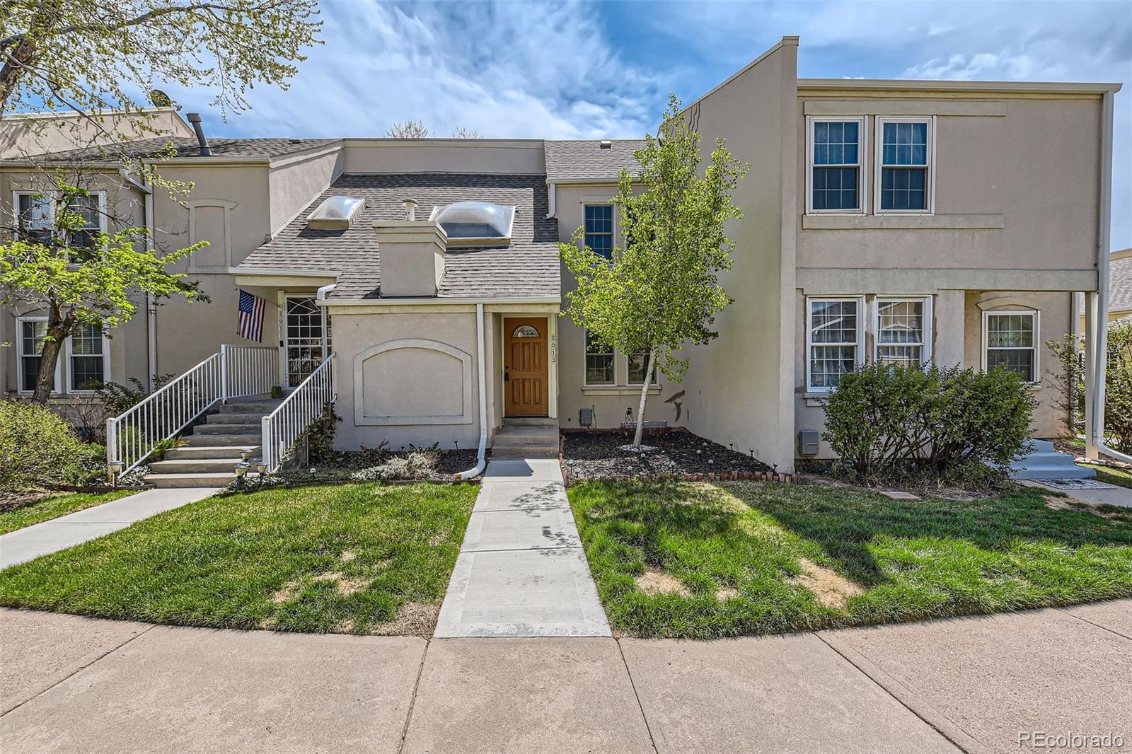 2913 S Vaughn Way