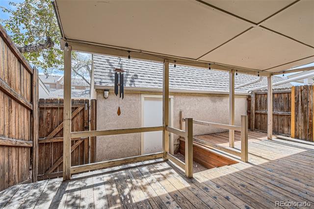 2913 S Vaughn Way