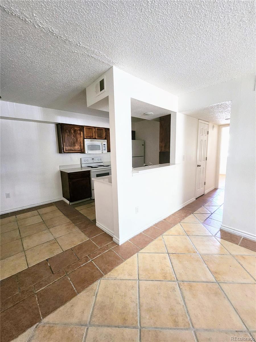 1075 S Elkhart Way Unit: 102