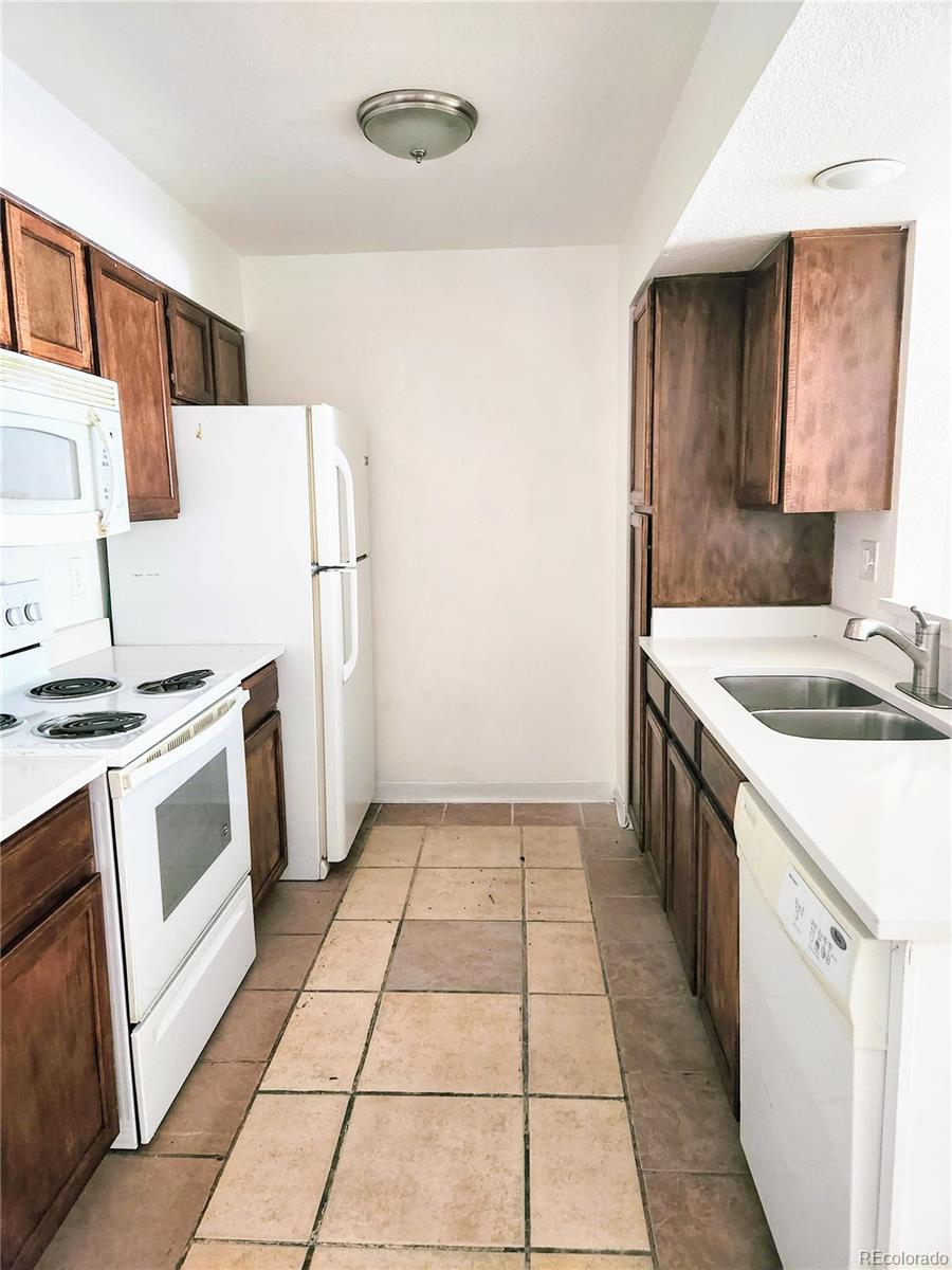 1075 S Elkhart Way Unit: 102