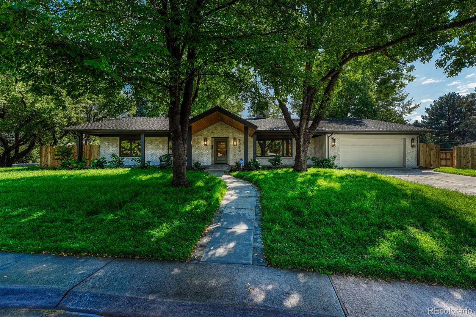 3080 E Flora