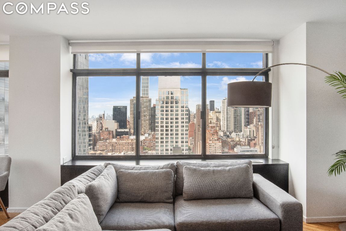 400 E 70th Street 2901