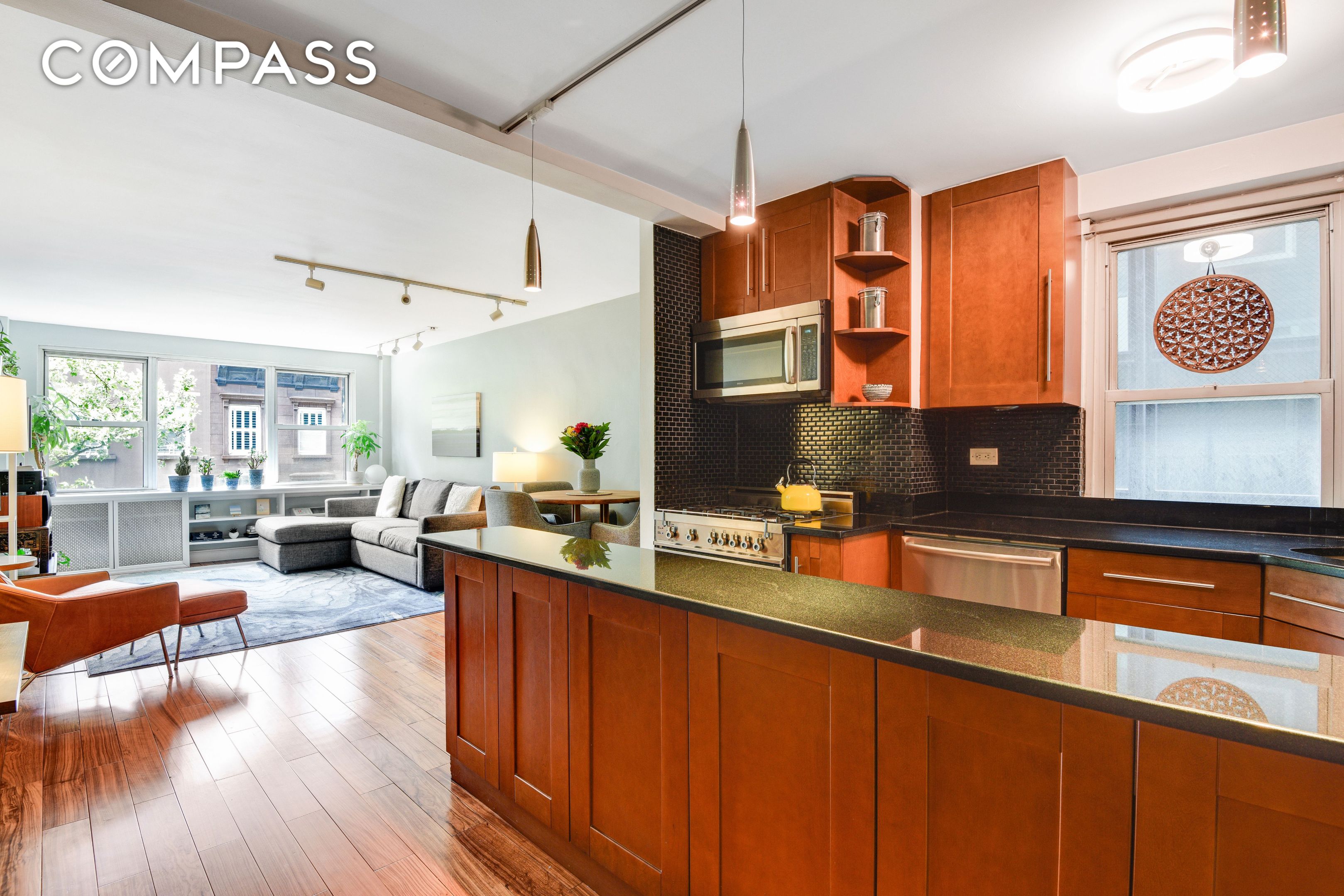 221 E 50th Street 4D