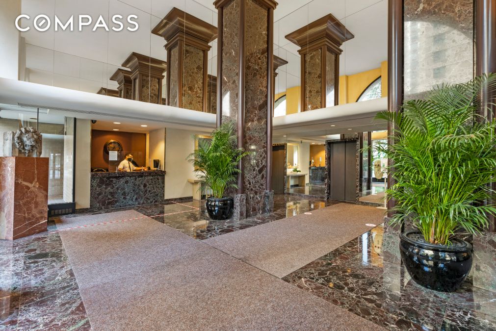 400 E 70th Street 607