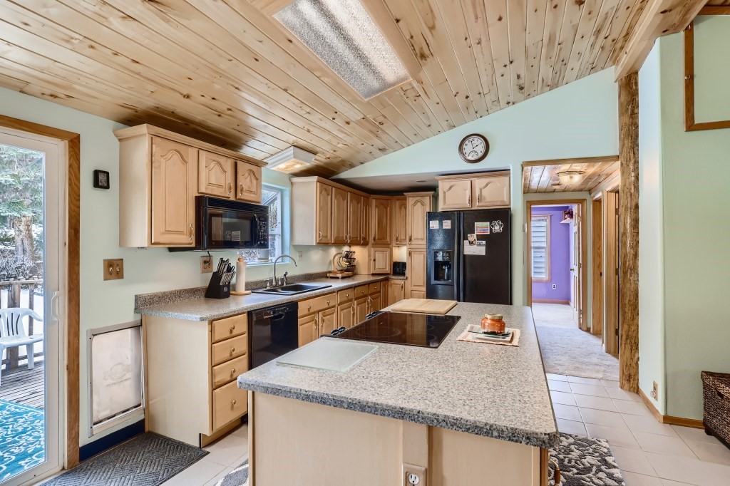 808 Deer Path ROAD