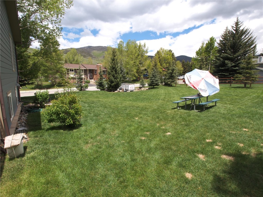 808 Deer Path ROAD