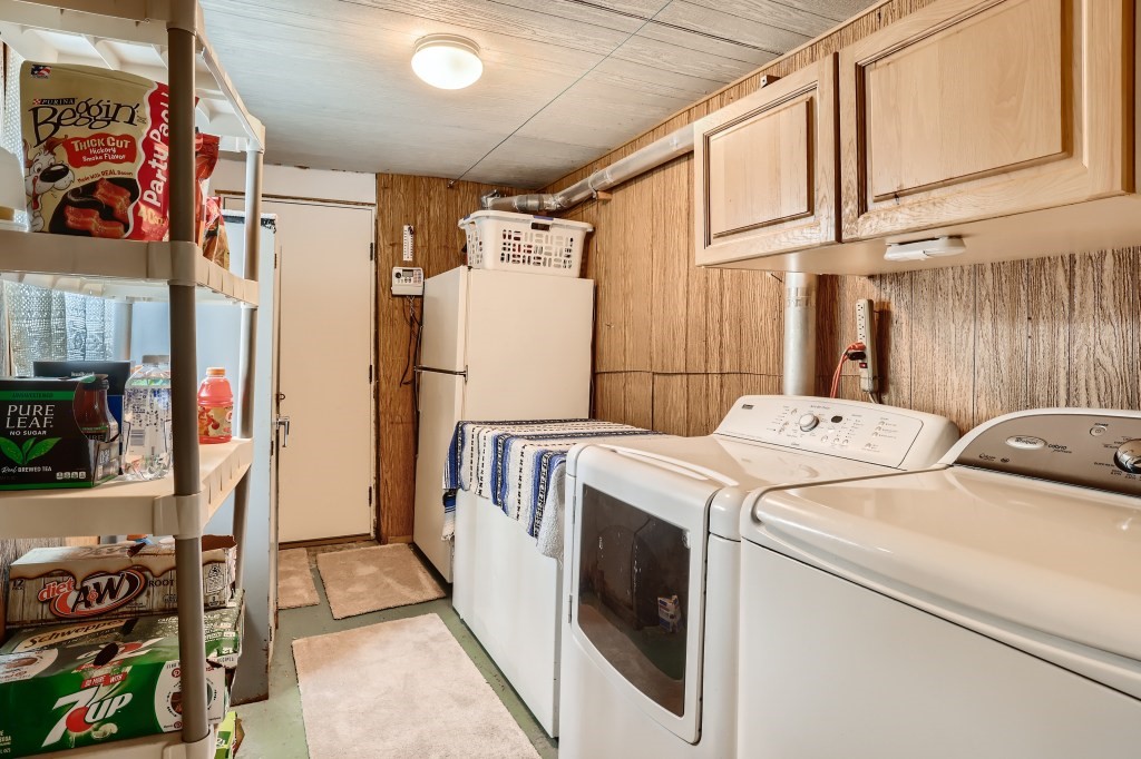 808 Deer Path ROAD