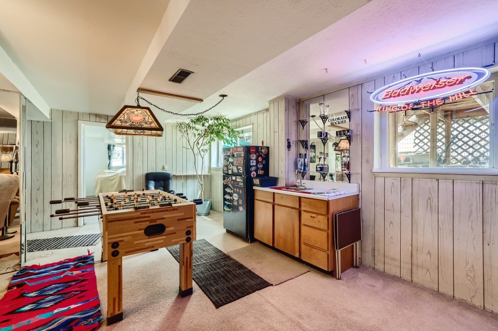 808 Deer Path ROAD
