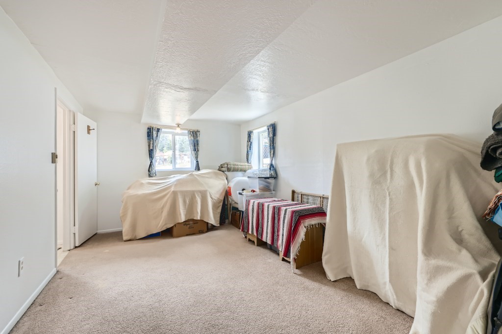 808 Deer Path ROAD