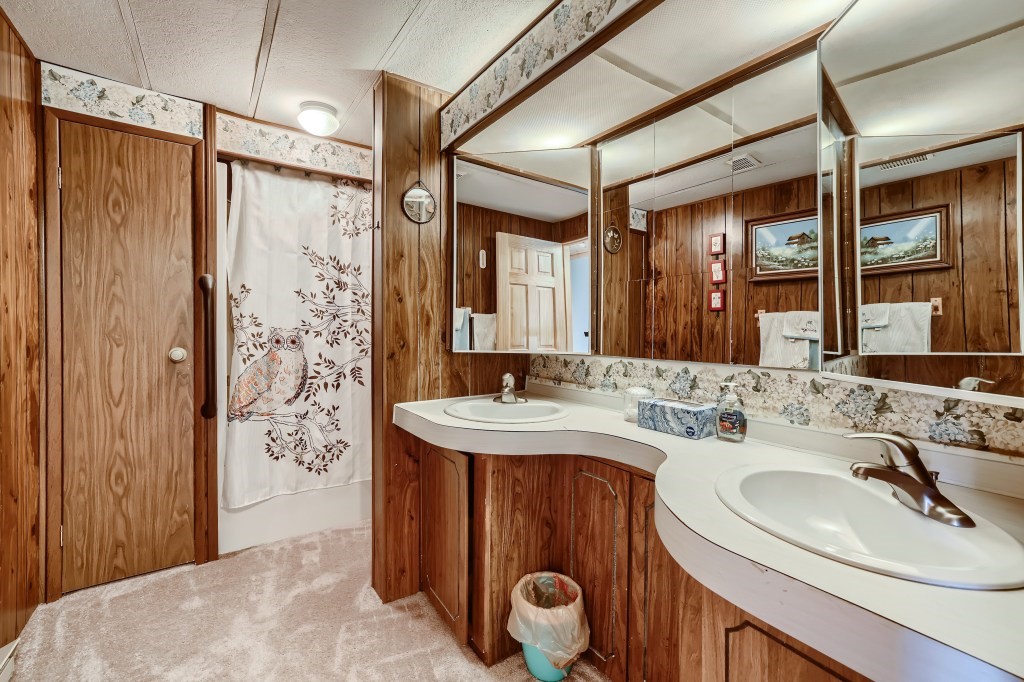 808 Deer Path ROAD