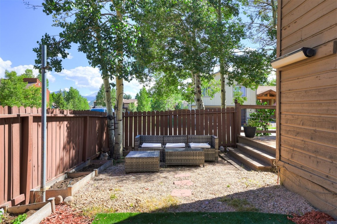 1612 N Chipmunk LANE