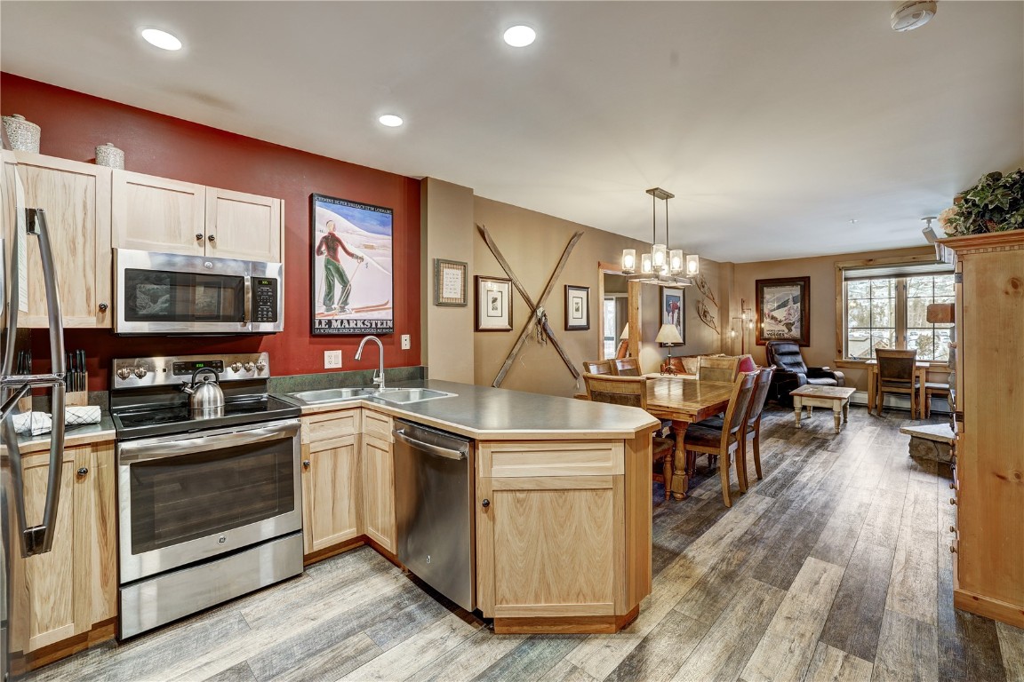 150 Dercum SQUARE 8497