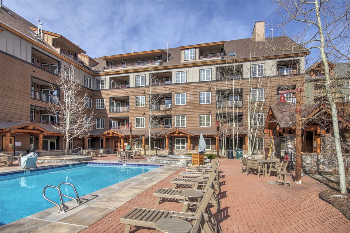 150 Dercum SQUARE 8497