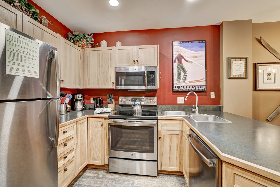 150 Dercum SQUARE 8497