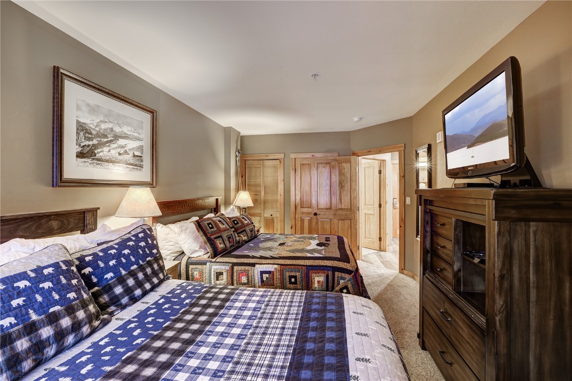 150 Dercum SQUARE 8497