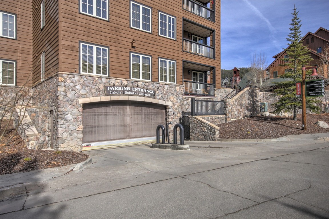 150 Dercum SQUARE 8497