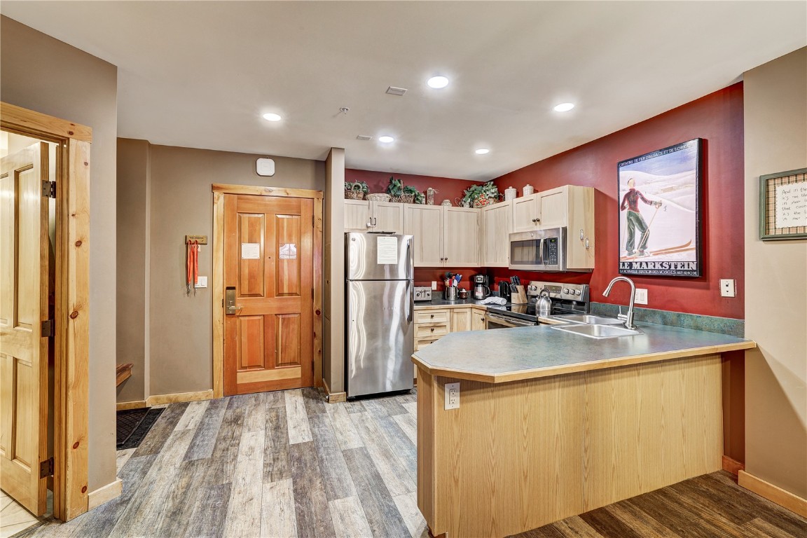 150 Dercum SQUARE 8497