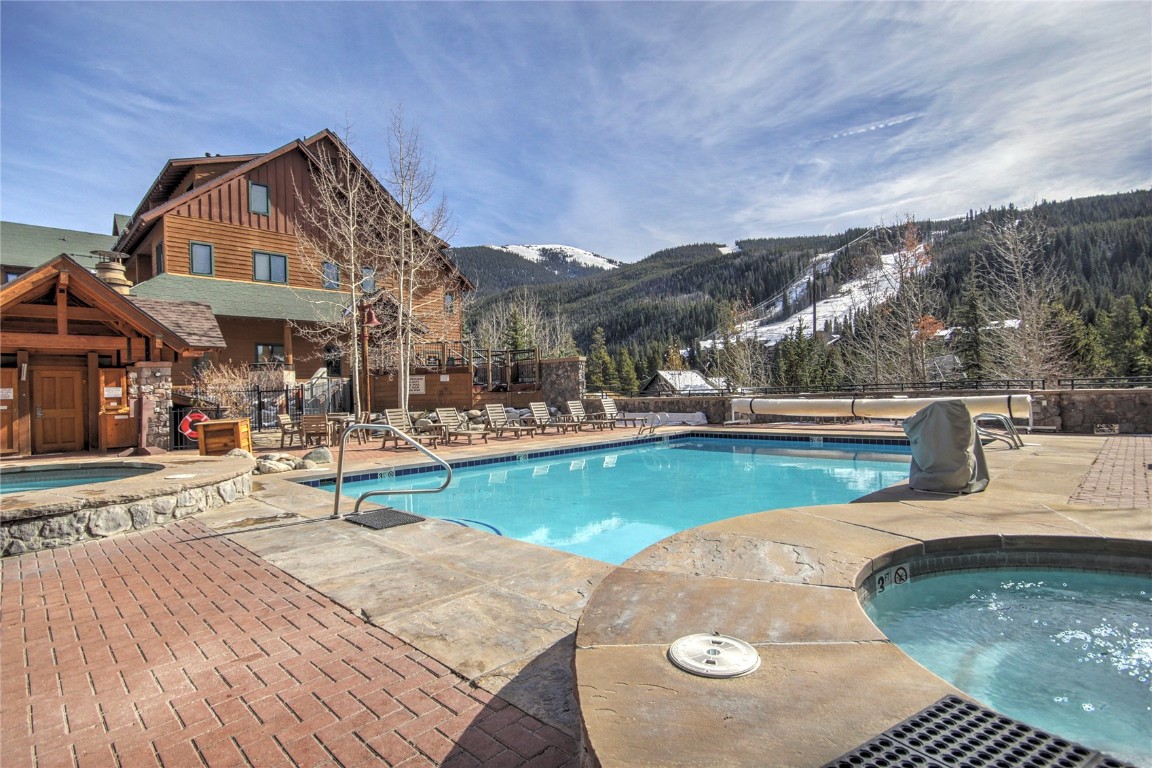 150 Dercum SQUARE 8497