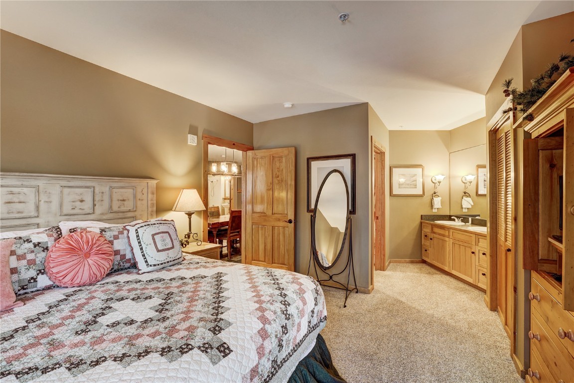 150 Dercum SQUARE 8497