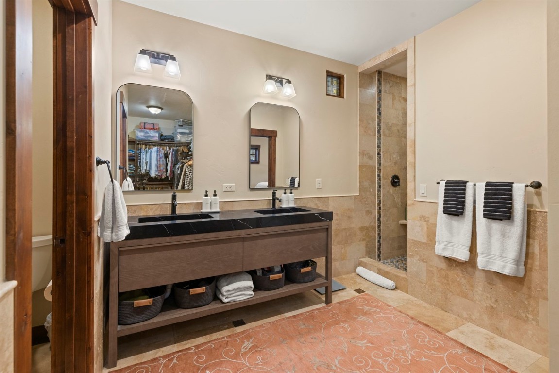 33 Canyon View COURT