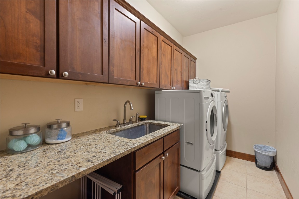 33 Canyon View COURT