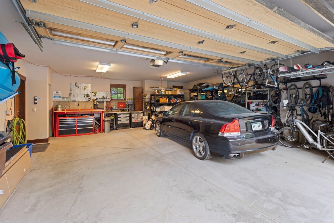 33 Canyon View COURT