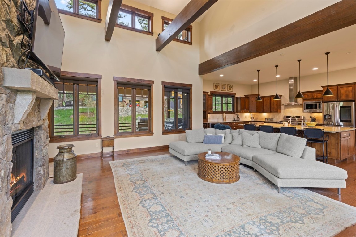 33 Canyon View COURT