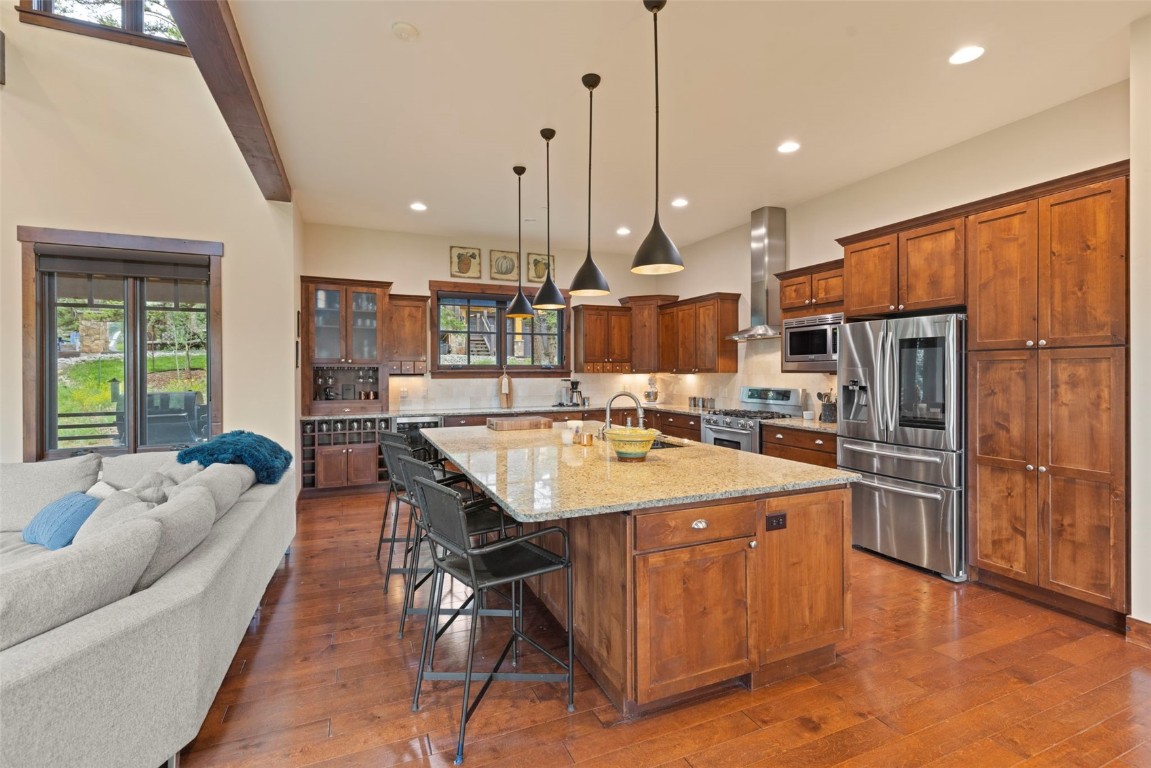 33 Canyon View COURT